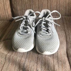 Nike Tanjun Lille Kids Size 1Y Boy or Girl